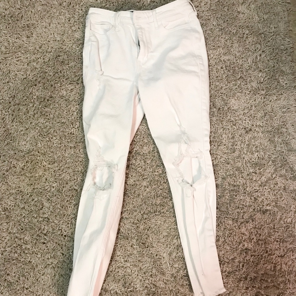❌TRADED❌ Hollister white ripped jeans